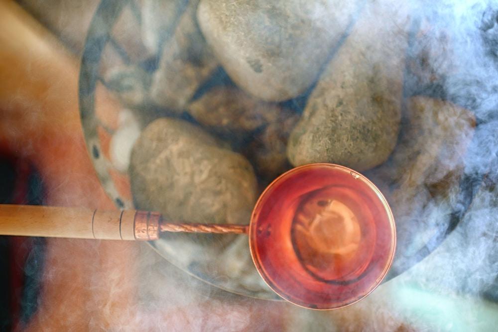 Qt Queenstown Eksteriør billede A copper ladle
