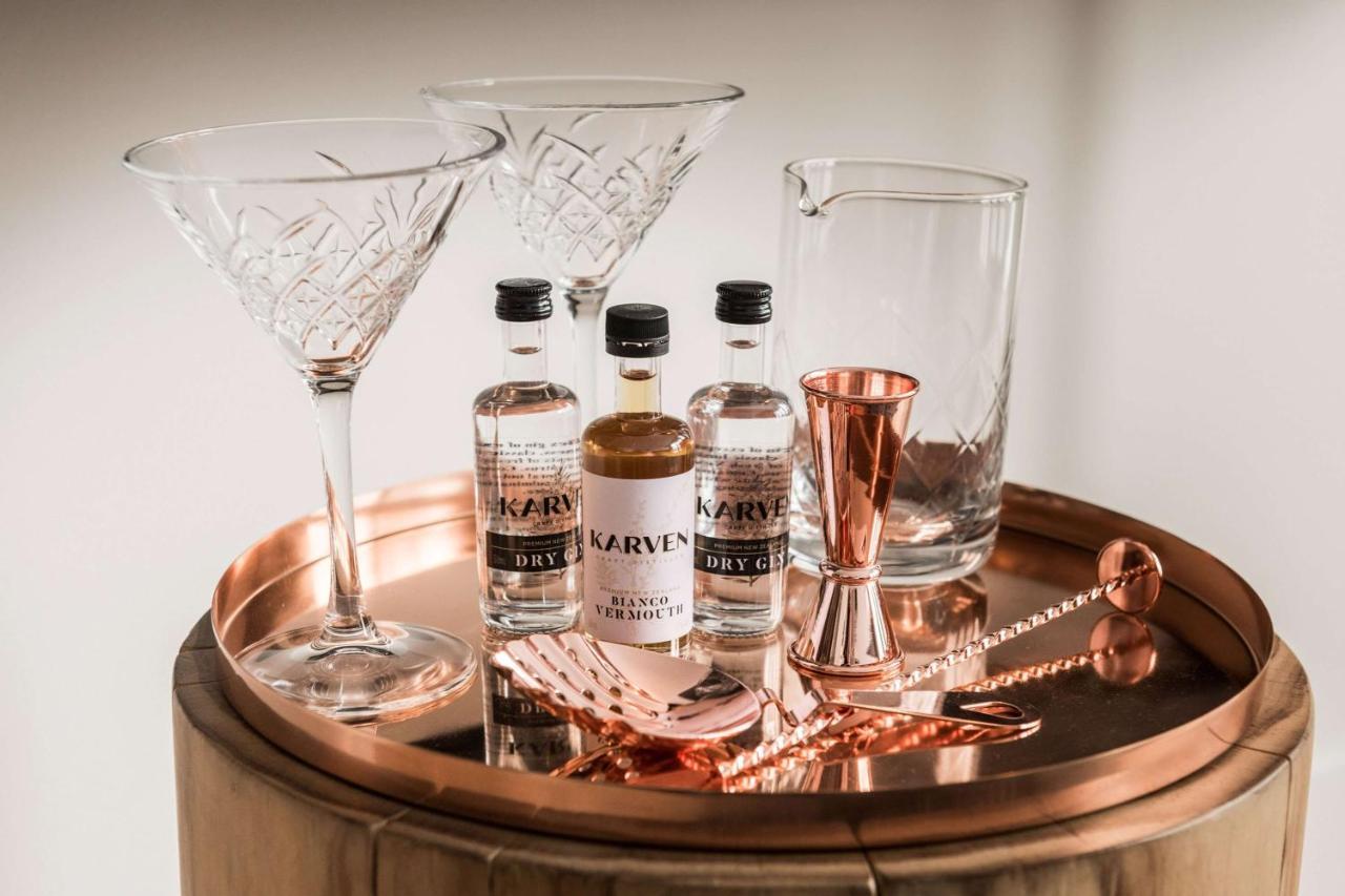 Qt Queenstown Eksteriør billede Mary Kavan Gin