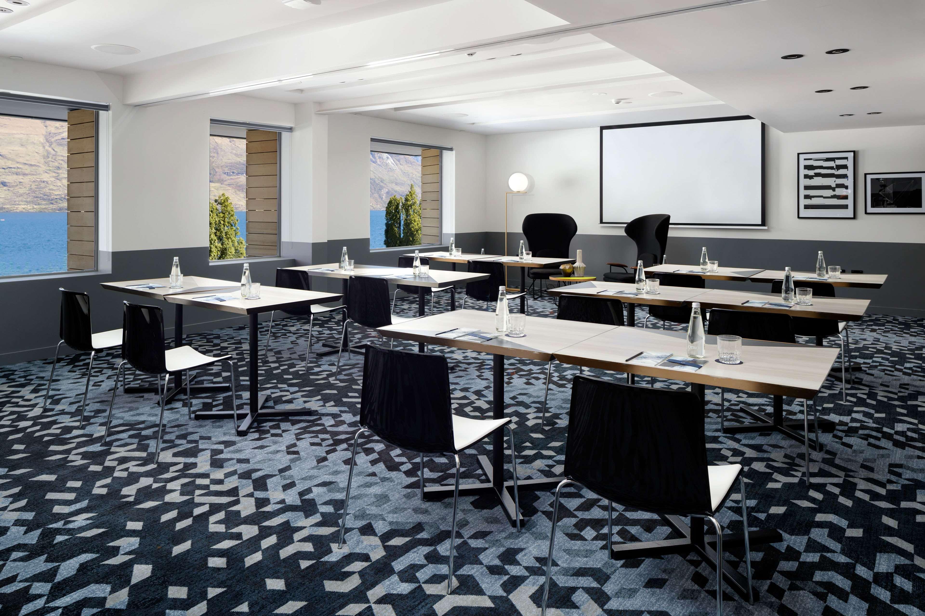 Qt Queenstown Eksteriør billede Meeting room