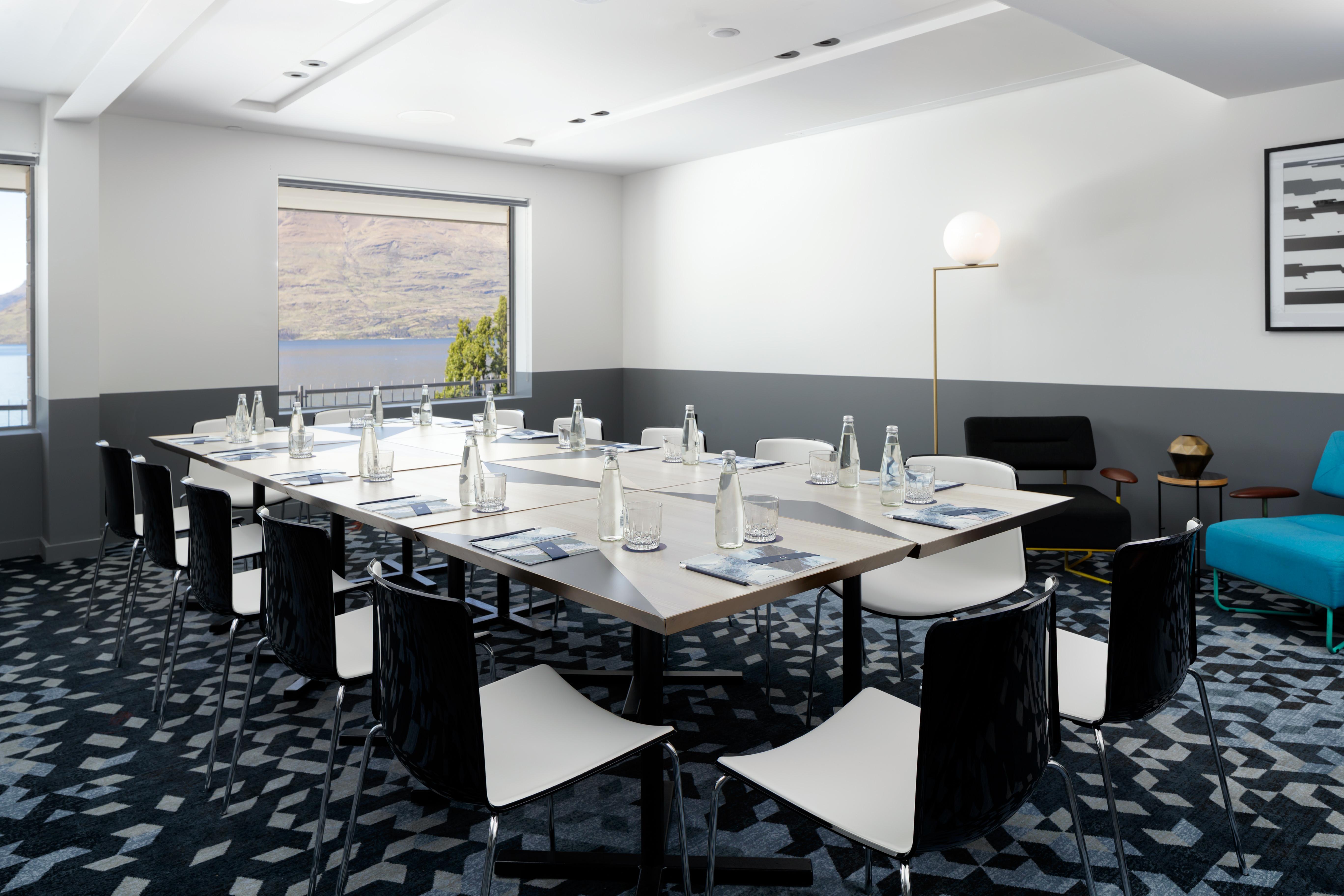 Qt Queenstown Eksteriør billede Meeting room