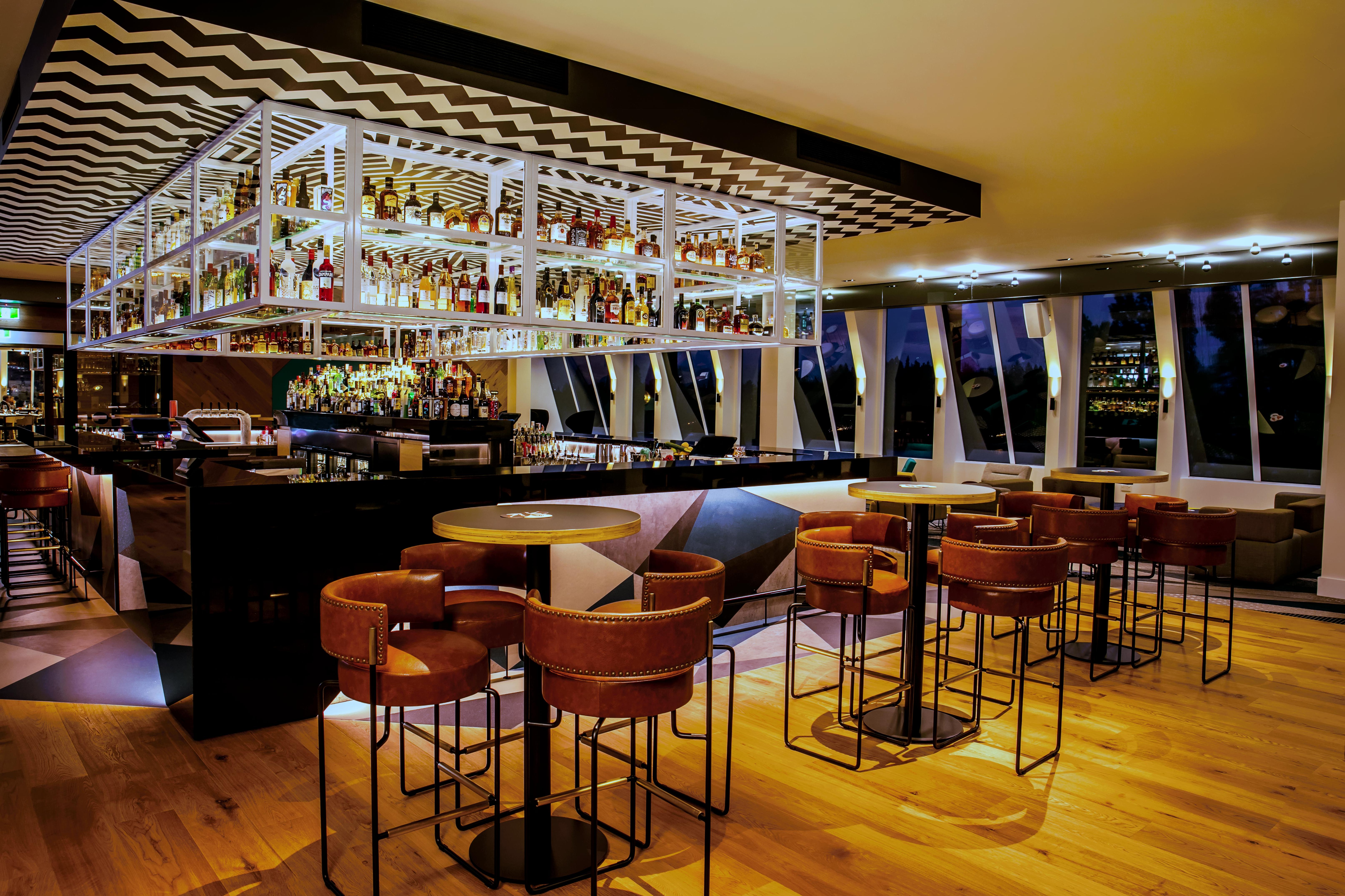 Qt Queenstown Eksteriør billede The bar at the 12th floor